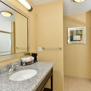 King Room Hearing Access or Non-Smoking